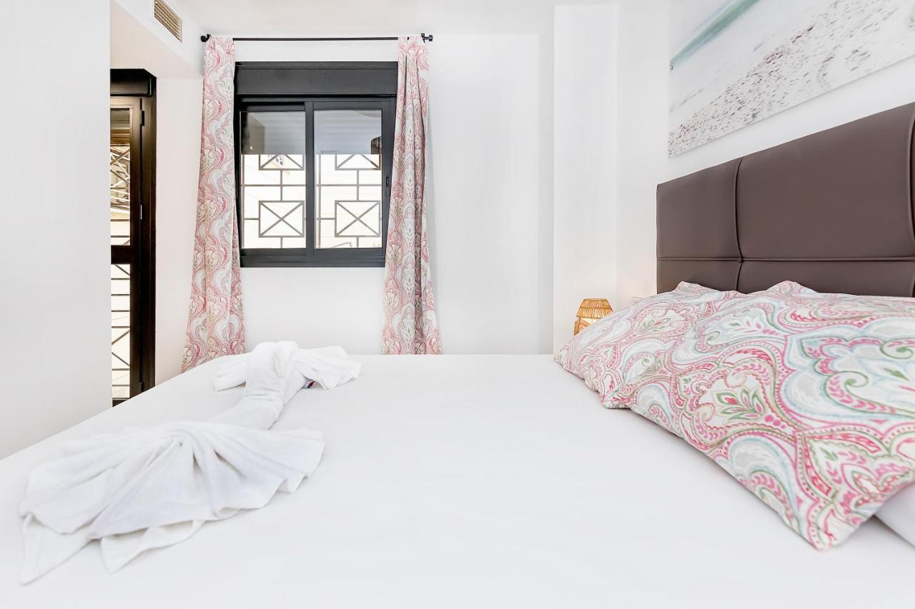 Maba/Private Backyard/Walk To Downtown/Large Smart Tv Apartamento Málaga Exterior foto